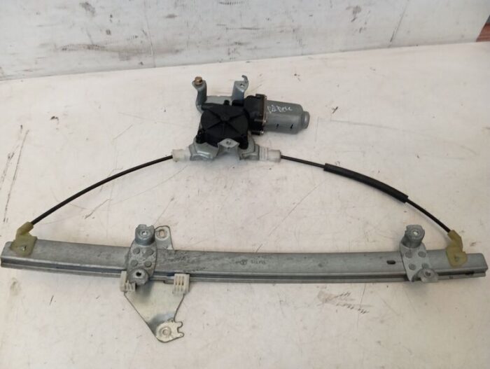 Elevalunas Delantero Derecho Nissan Primera Hatchback 2001