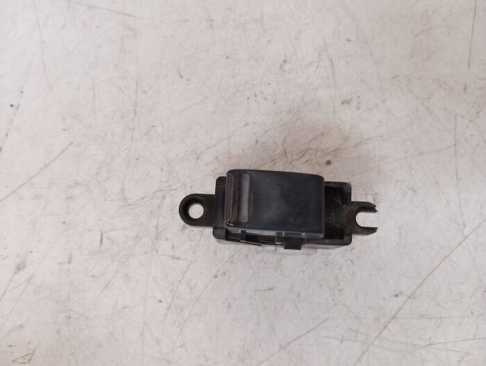 Botón elevalunas Nissan Almera II (N16) 2000