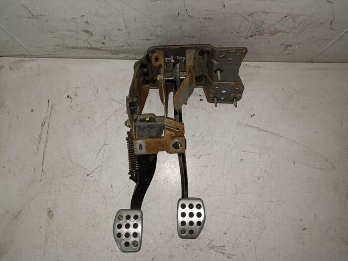 Juego pedal embrague y freno Citroën C2 VTS 1.6 gasolina 2006