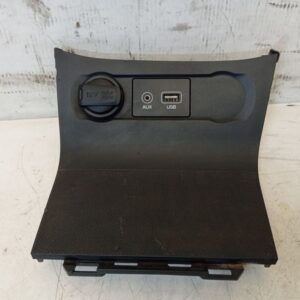 Consola central con toma mechero usb y AUX Hyundai I20 Active (gb) 2019