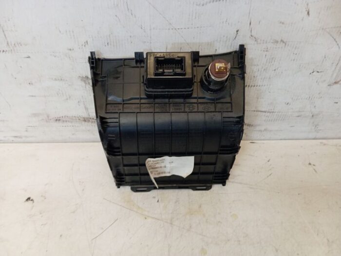 Consola central con toma mechero usb y AUX Hyundai I20 Active (gb) 2019