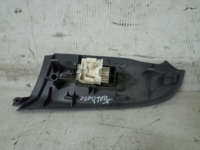Mando Elevalunas Trasero Derecho Nissan Almera II (N16) 2000