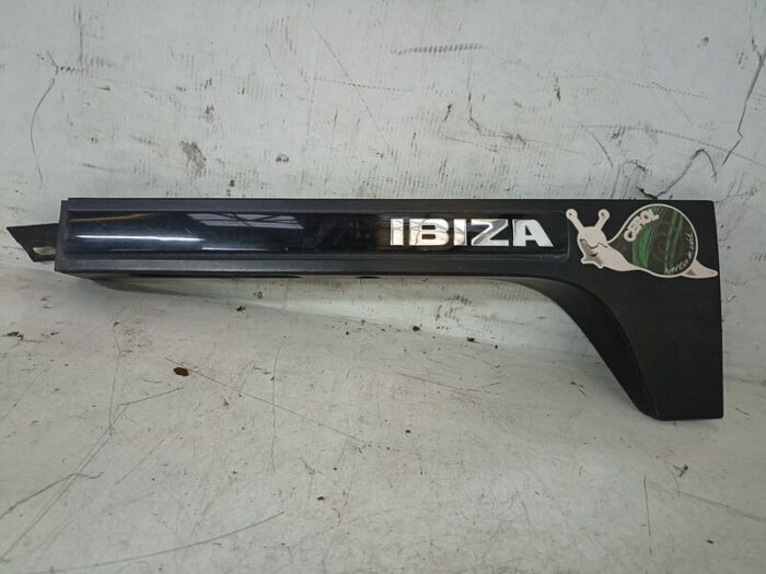 Moldura trasera logo marca Seat Ibiza II (6K) 1997