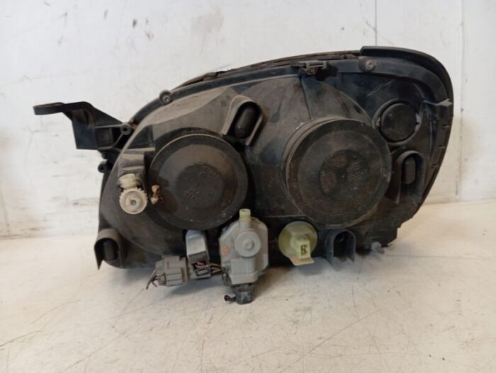 Faro derecho Nissan Almera Tino 2003