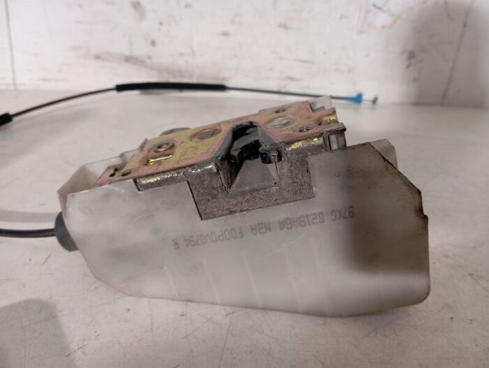 Cerradura delantera derecha Ford KA 2006