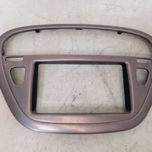 Moldura radio Peugeot 607 2005