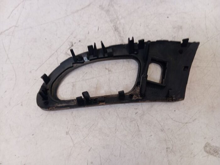 Moldura maneta delantera Derecha Peugeot 607 2005