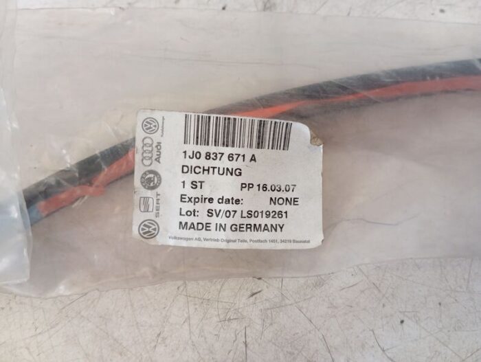 Junta lamelunas delantera izquierda Volkswagen Golf IV 2001