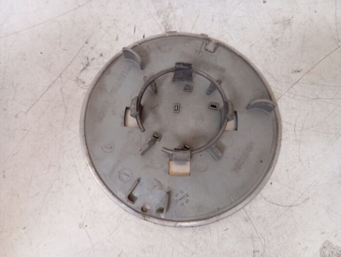 Tapabujes llanta aluminio Peugeot 607 2005