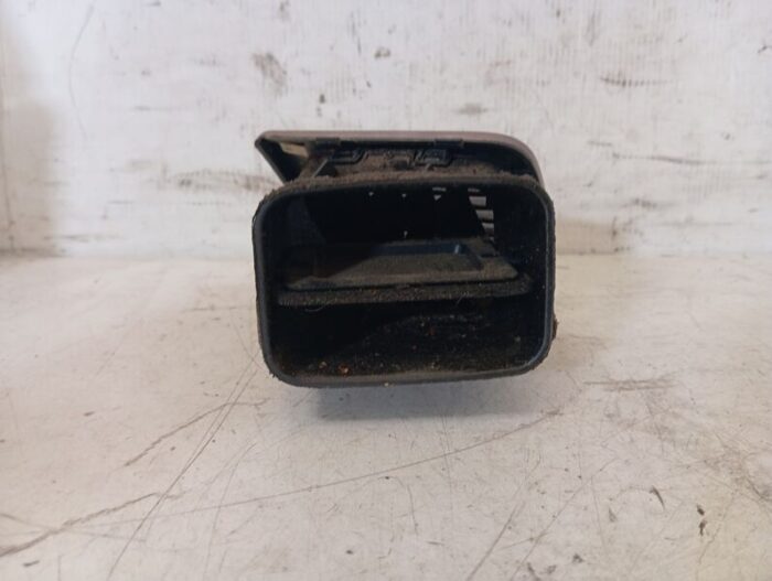 Rejilla difusor aire delantera izquierda Peugeot 607 2005