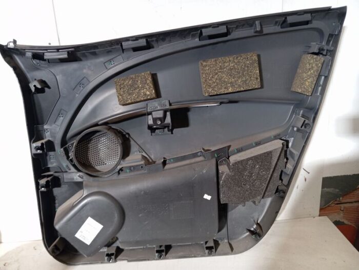 Panel de puerta delantero izquierdo Fiat Dobló (263) 2012