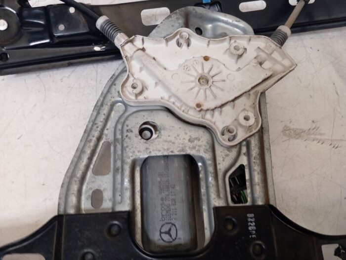 Elevalunas Delantero Derecho Mercedes Clase C W203 2005