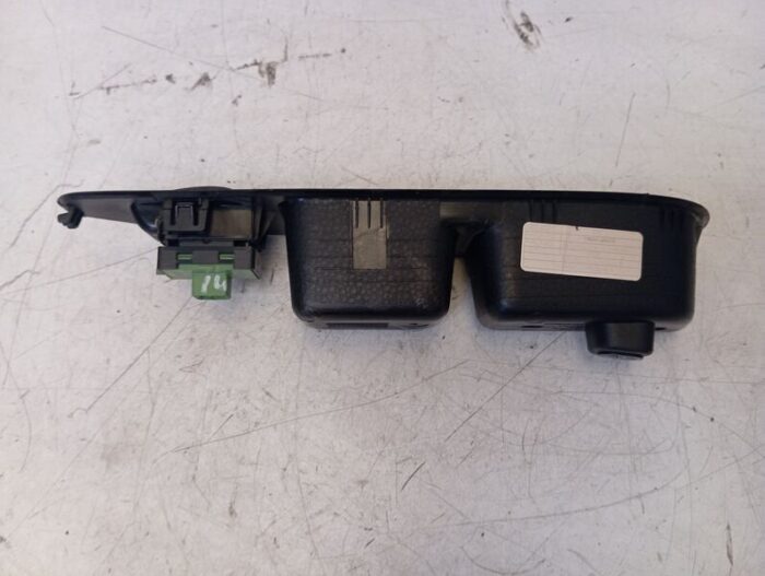 Moldura con botón elevalunas delantero derecho Fiat Tipo (356) 2016