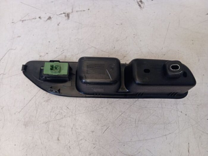 Moldura con botón elevalunas delantero derecho Fiat Tipo (356) 2016