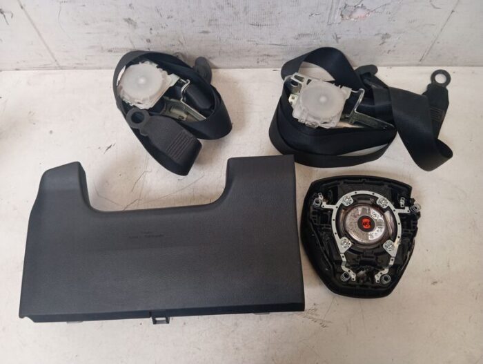 Kit Airbag con cinturones Toyota Auris 2016