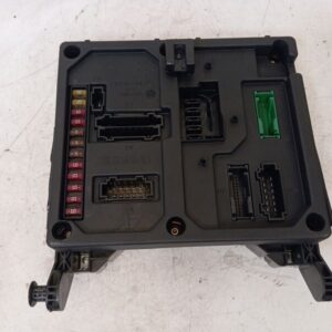 Caja Reles Fusibles Volkswagen Sharan 2001