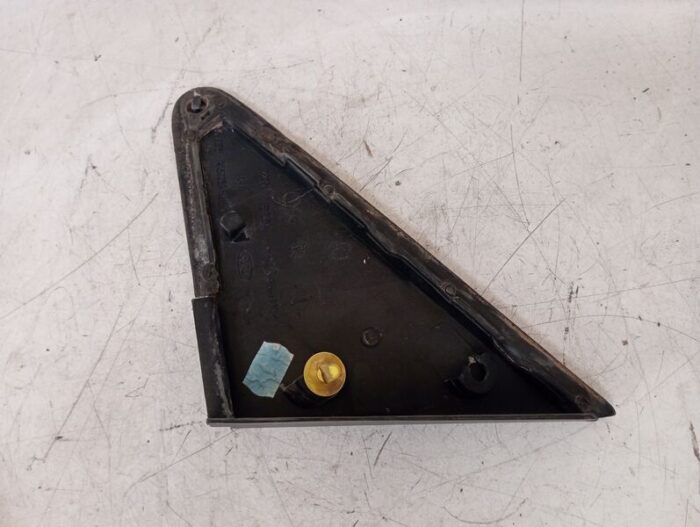 Moldura interior retrovisor derecho Ford Fiesta 2003