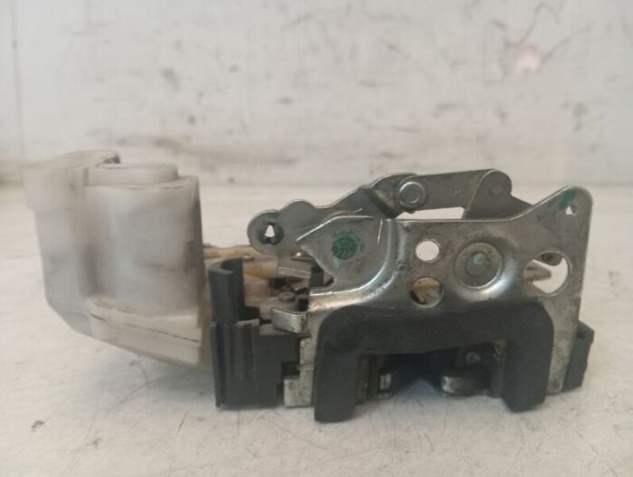 Cerradura delantera derecha Fiat dobló (119) (223) 2006