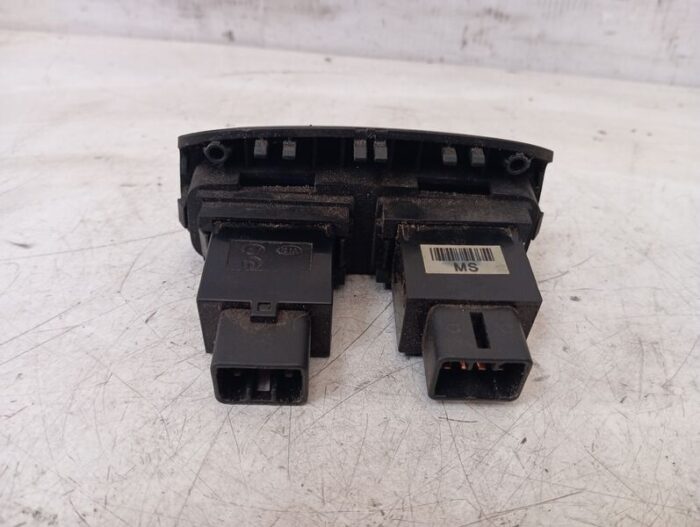 Botón calefacción asientos Hyundai Tucson (JM) 2007