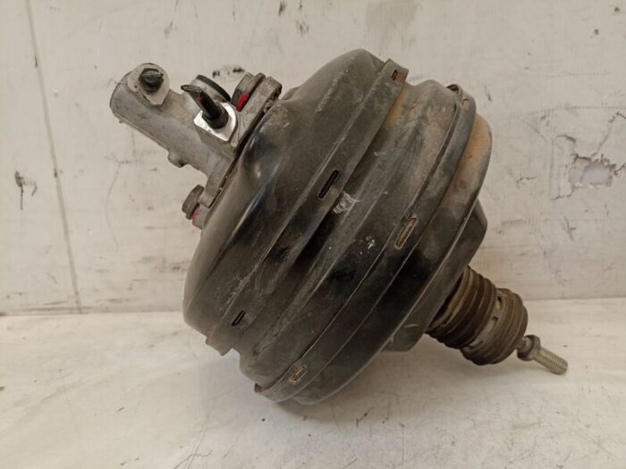 Servofreno con bomba Volkswagen Passat (3B3) 2003