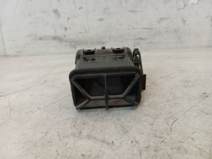 Difusor aire delantero izquierdo Nissan Vanette 1996