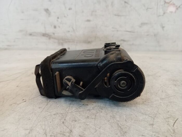 Difusor aire delantero izquierdo Nissan Vanette 1996