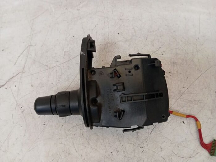 Mando intermitentes y luces Renault Clio III 2015