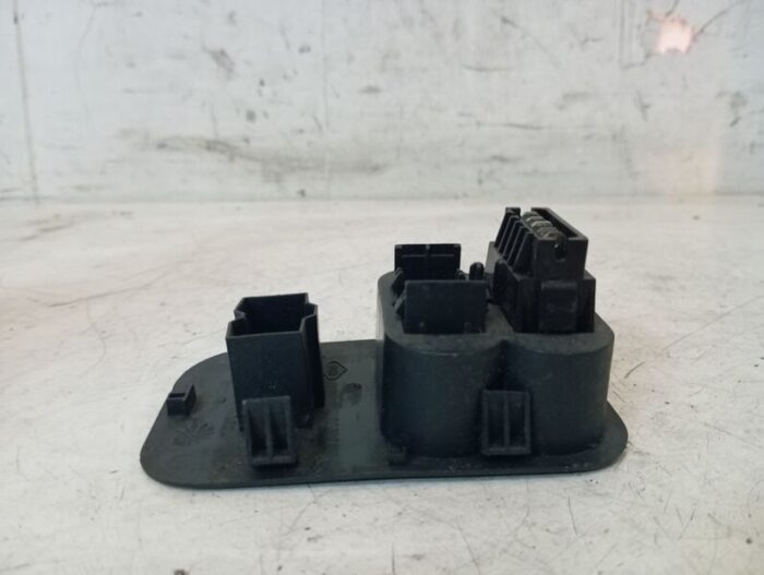 Moldura con botones Renault Kangoo 2001