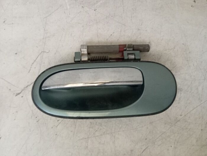 Maneta exterior trasera izquierda Nissan Almera II (N16) 2000