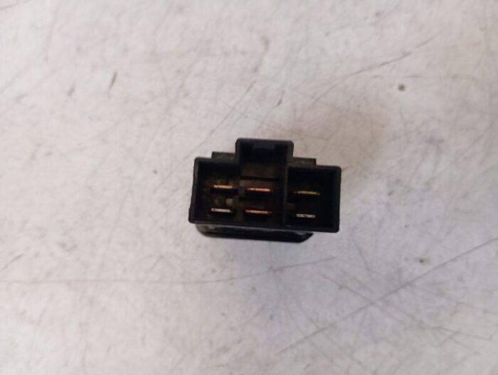 Interruptor desempañar luna trasera Nissan Serena 1996