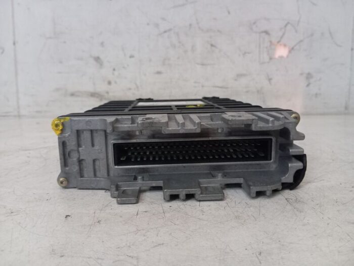 Centralita motor UCE Volkswagen Sharan (7M8) 2000