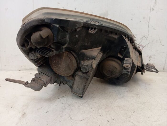 Faro izquierdo Opel Zafira B 2007