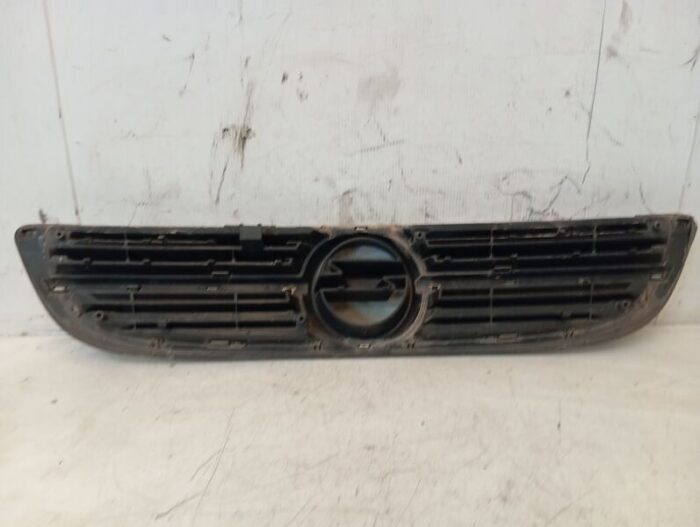 Rejilla Delantera Opel Zafira A 2005
