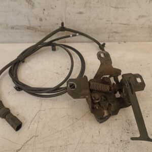 Cerradura capó Volkswagen Golf IV 2000 con cable