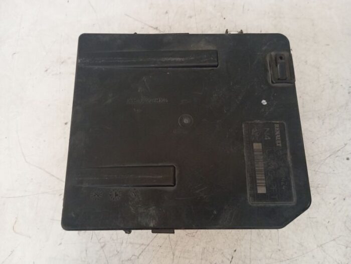 Caja Relés Fusibles Renault Megane II 2003 gasolina