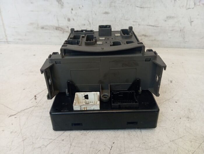 Caja Reles Fusibles Renault Laguna II 2003 gasolina