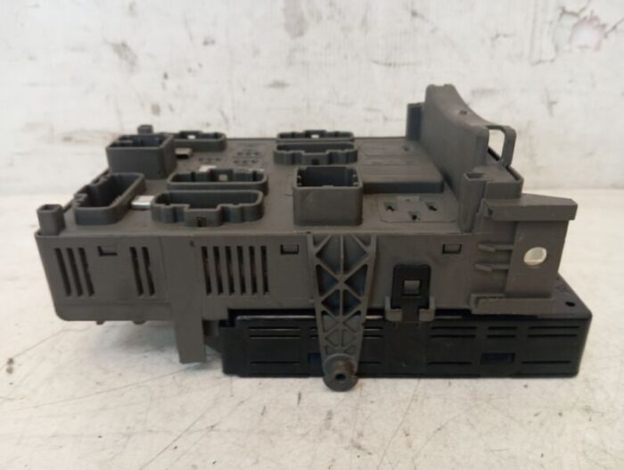 Caja Reles Fusibles Renault Laguna II 2003 gasolina