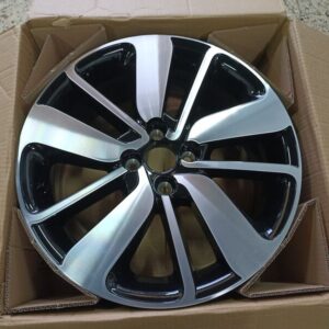 Llanta aluminio 17 original Renault Clio IV nueva con tara