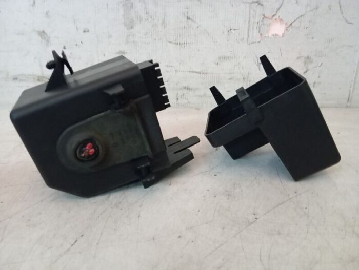 Caja Reles Fusibles Volkswagen Golf IV 1999