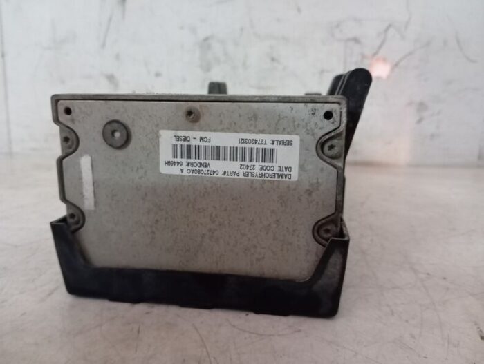 Caja relés fusibles Chrysler Voyager (RG) 2.5 CRD 2003