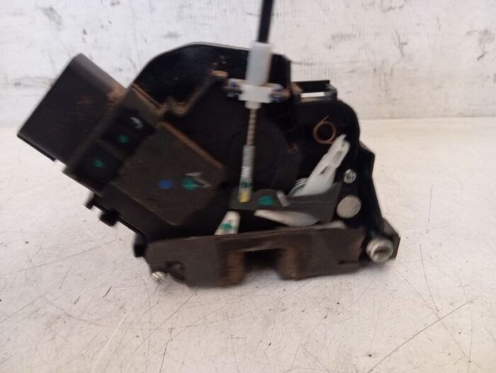 Cerradura Puerta Trasera Derecha Ford Ka+ 2016