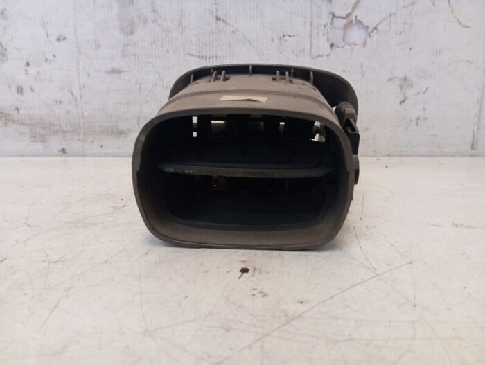 Aireador izquierdo Chrysler Voyager IV 2003