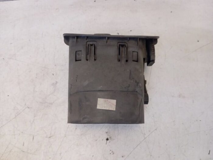 Aireador izquierdo Chrysler Voyager IV 2003