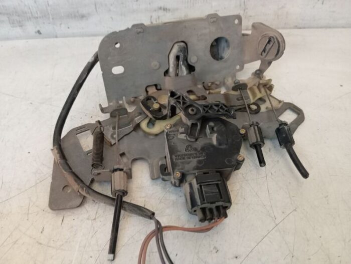 Cerradura puerta trasera izquierda Chrysler Voyager IV 2003