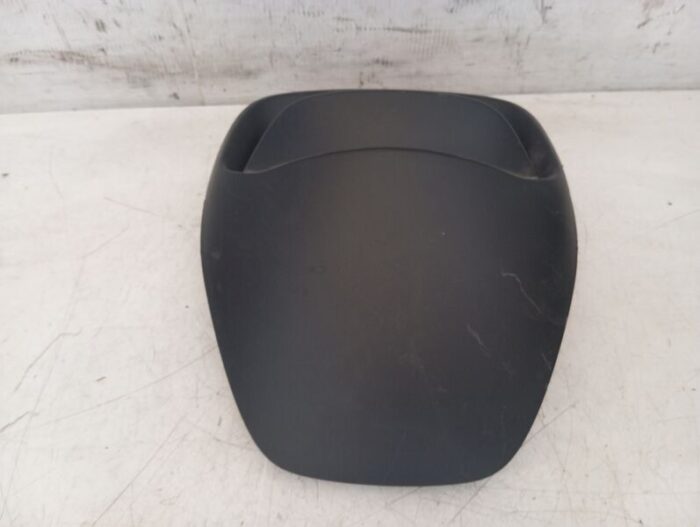 Moldura panel central con botón warning Ford Ka+ 2016