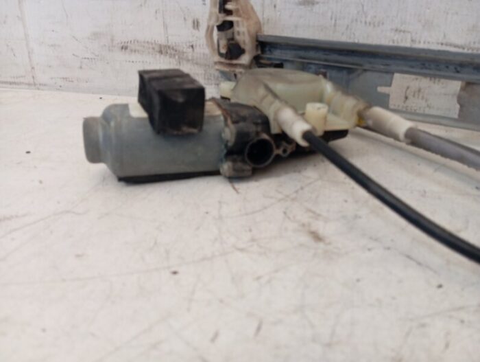 Elevalunas eléctrico delantero derecho Renault Scénic 2007