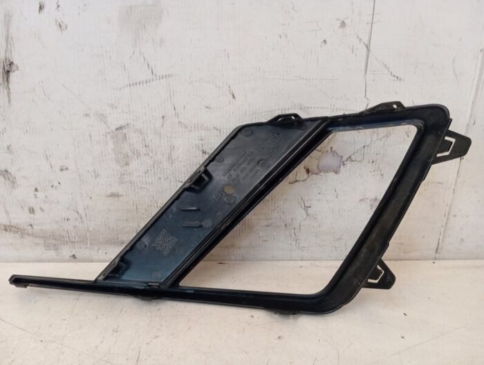 Moldura faro antiniebla delantero izquierda Seat Ibiza V FR (KJ1, KJG) 2024