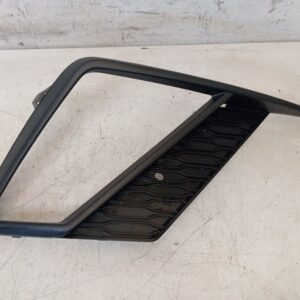 Moldura faro antiniebla delantero derecho Seat Ibiza V FR (KJ1, KJG) 2024