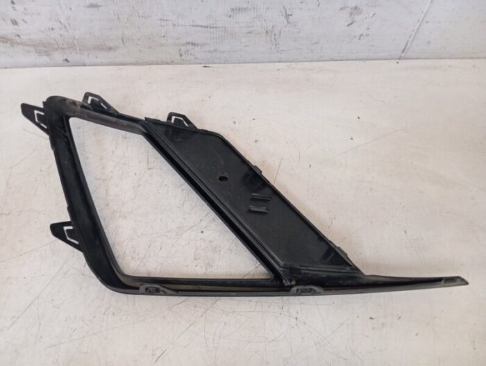 Moldura faro antiniebla delantero derecho Seat Ibiza V FR (KJ1, KJG) 2024