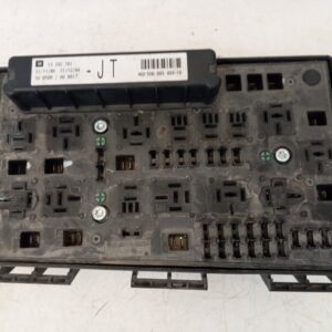 Caja Reles Fusibles Opel Zafira B 2007